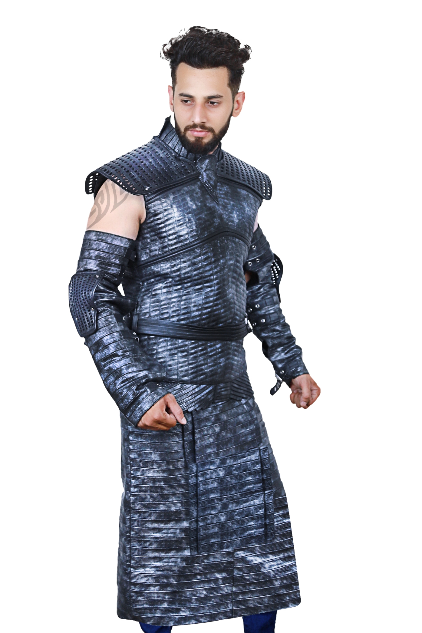 White-Walker — detail of collar and lining